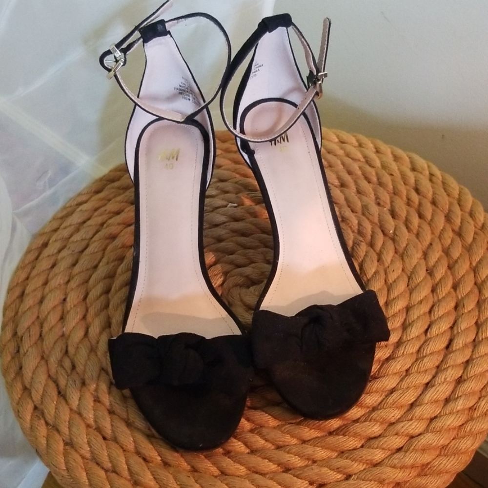 H&M Black Bow Heels